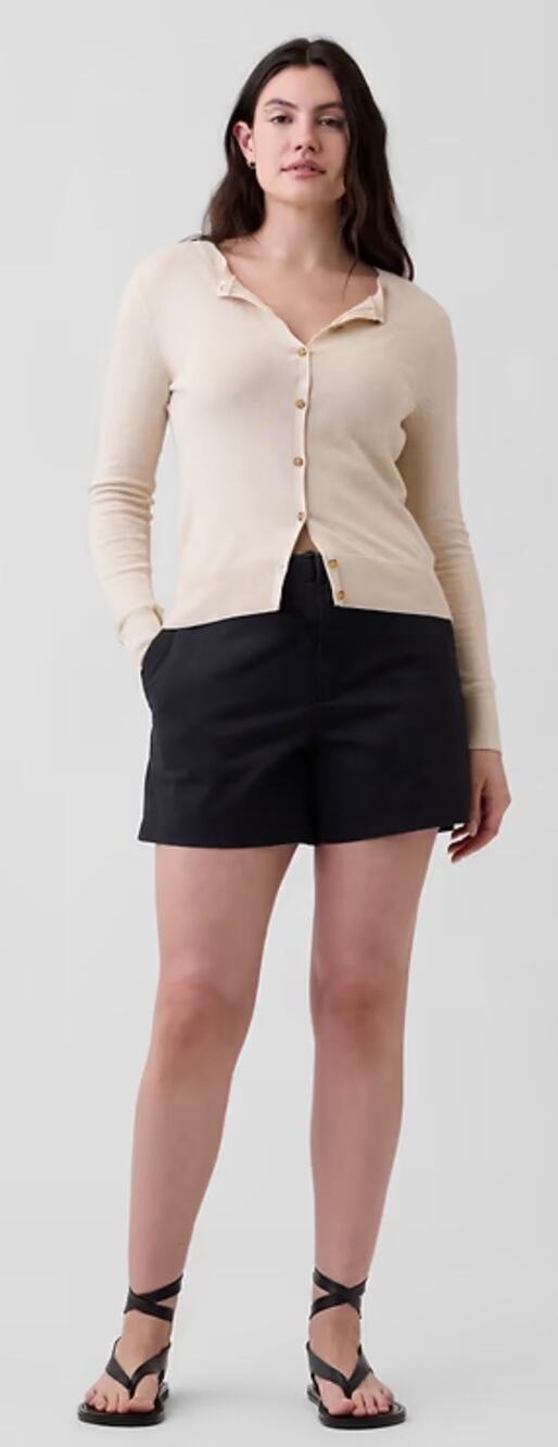GAP 5" Mid Rise Downtown Khaki Shorts black shorts, size 12, nwt, MSRP $40